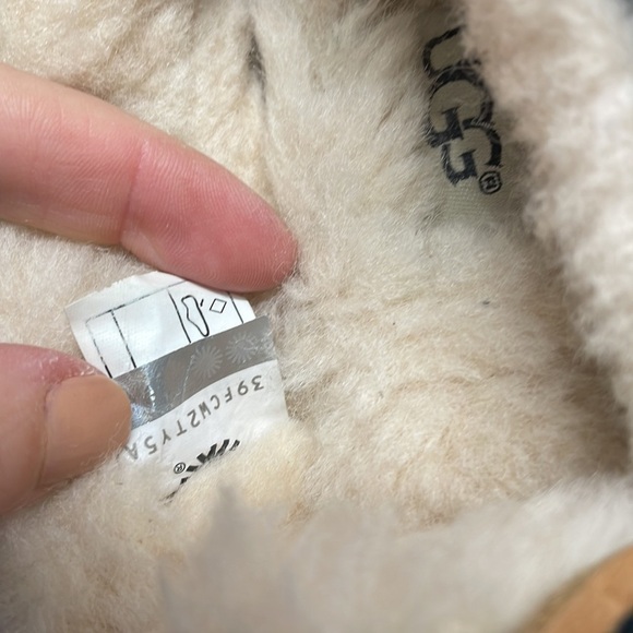 Ugg Dakota Black Suede Slippers Women’s size 6 - Picture 4 of 12